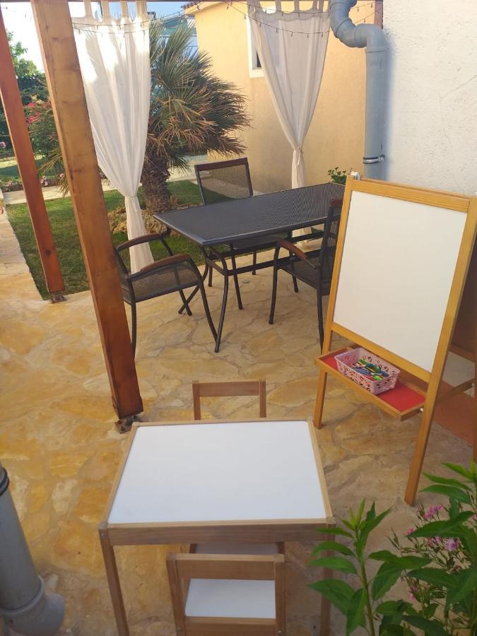Apartments Lolo Privlaka  Esterno foto